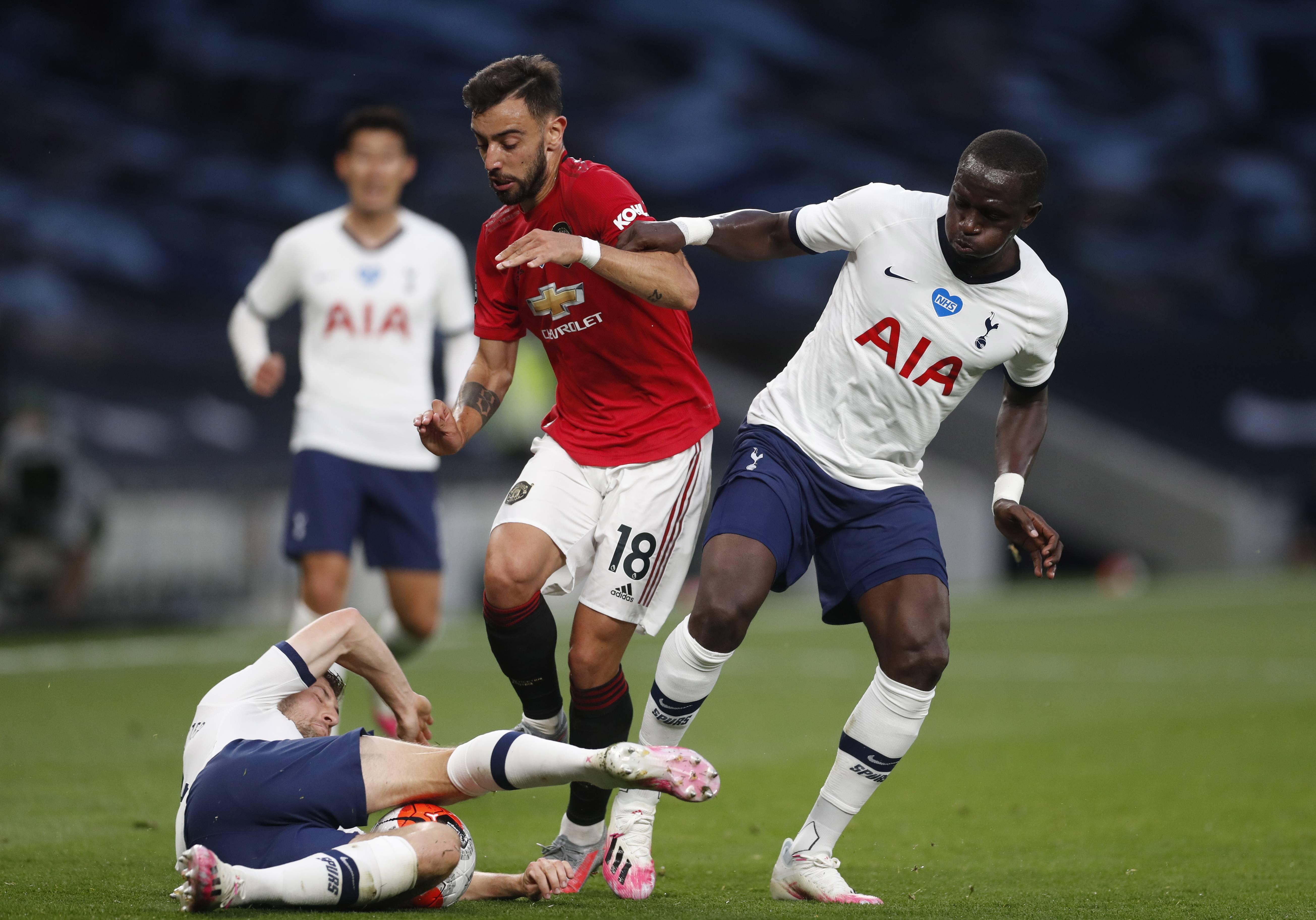 尔新闻中披 尔新闻中披